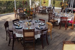 Huren tafels met stoelen voor trouwdiner Party-Time Verhuur & Organisatie