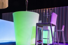 Ronde verlichte statafel huren Party-Time Verhuur & Organisatie